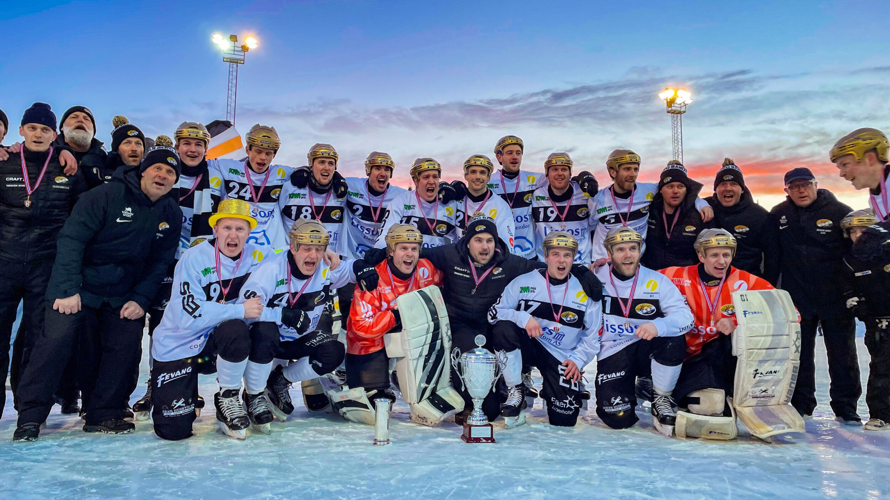LAGBILDET: Gull-laget fra 2022.