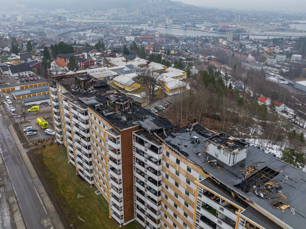 OVER 300 HUSLØSE: Over 300 mennesker bor i den brannskadde blokka. Ingen får tidlig flytte inn før etter et halvt år.