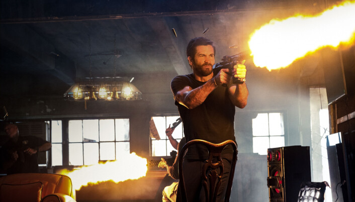 <span class=" italic" data-lab-italic_desktop="italic">Jake Gyllenhaal får prøve ut sin actionuttrykk</span> <span class=" italic" data-lab-italic_desktop="italic">Jake Gyllenhaal får prøve ut sin actionuttrykk</span>