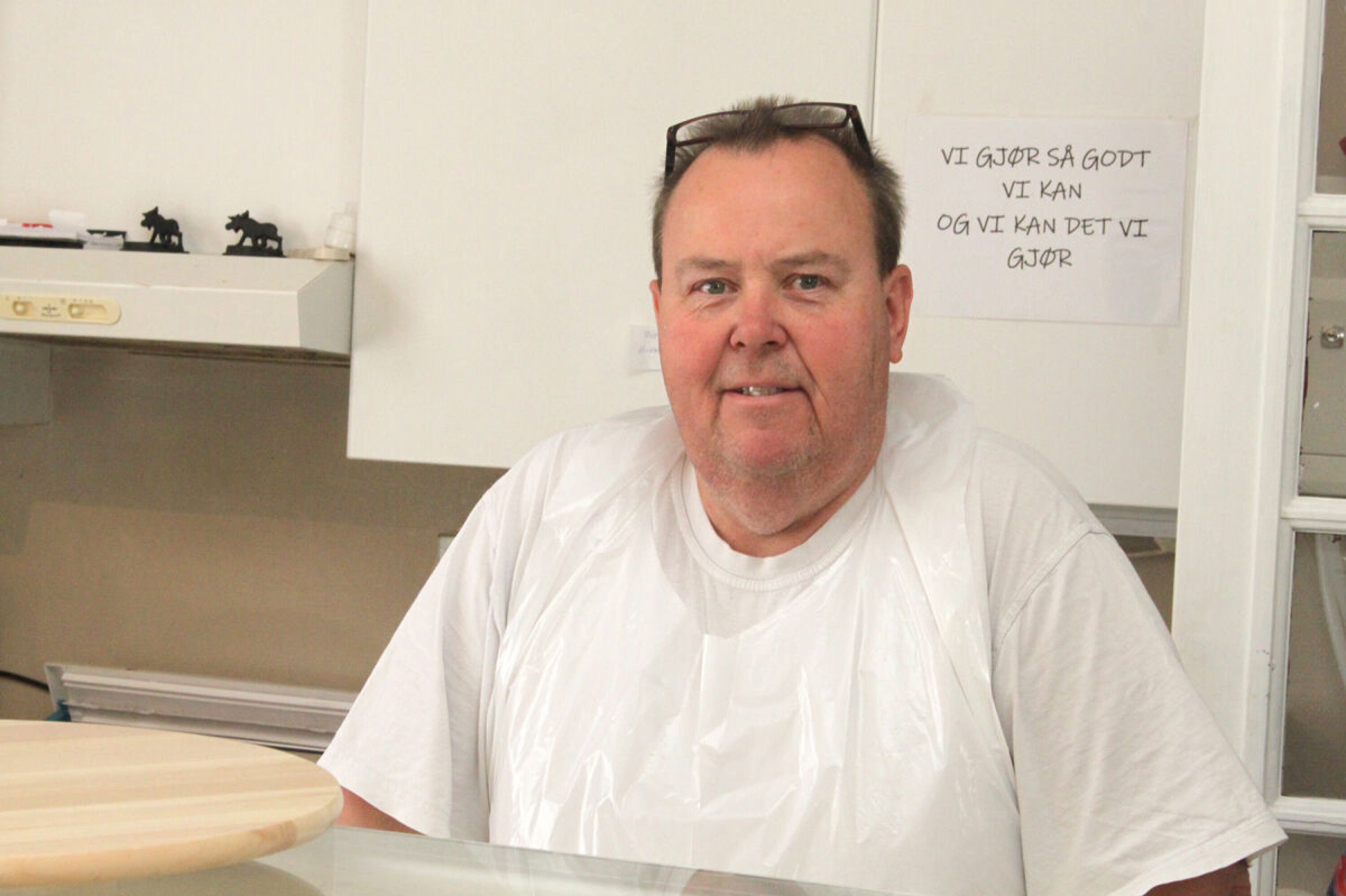 Arild Sørensen fra åpningen av den nye delikatesseforretningen i Sørensen Fisk og Vilt i mai 2020.