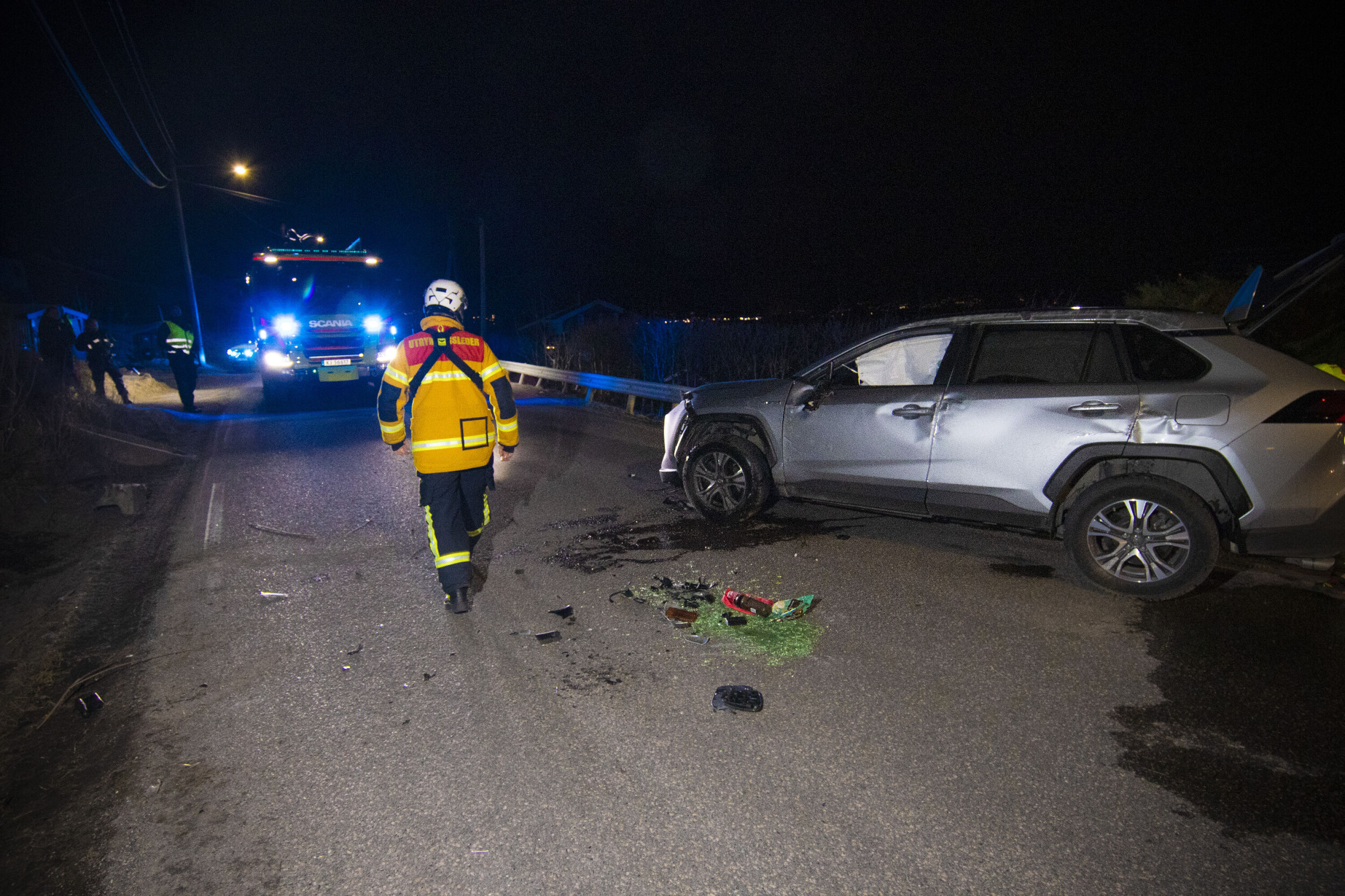 Smalt i fjellvegg: - Svingte unna rådyr i veien