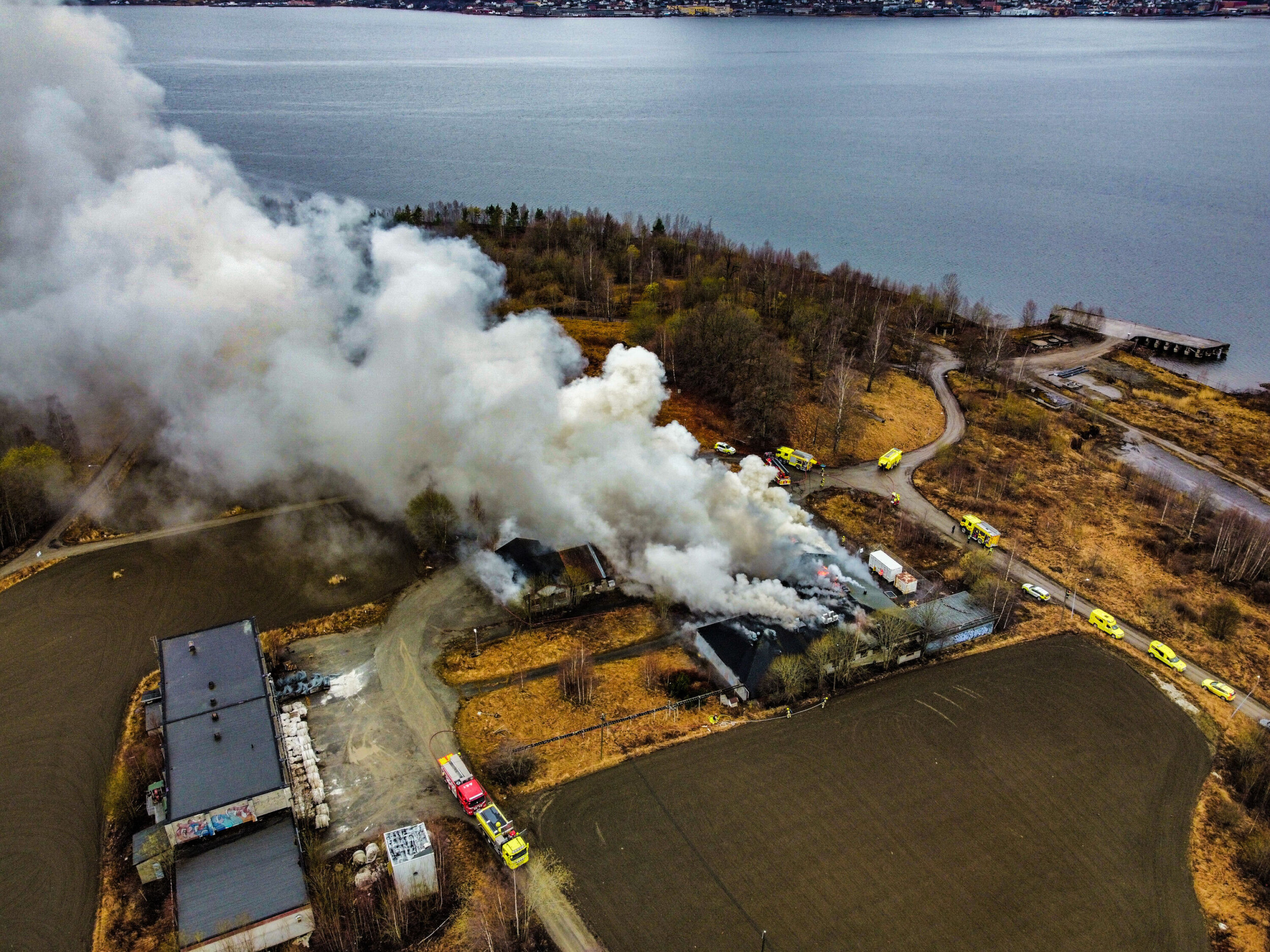 Storbrann ved dynamittlager raste i flere timer