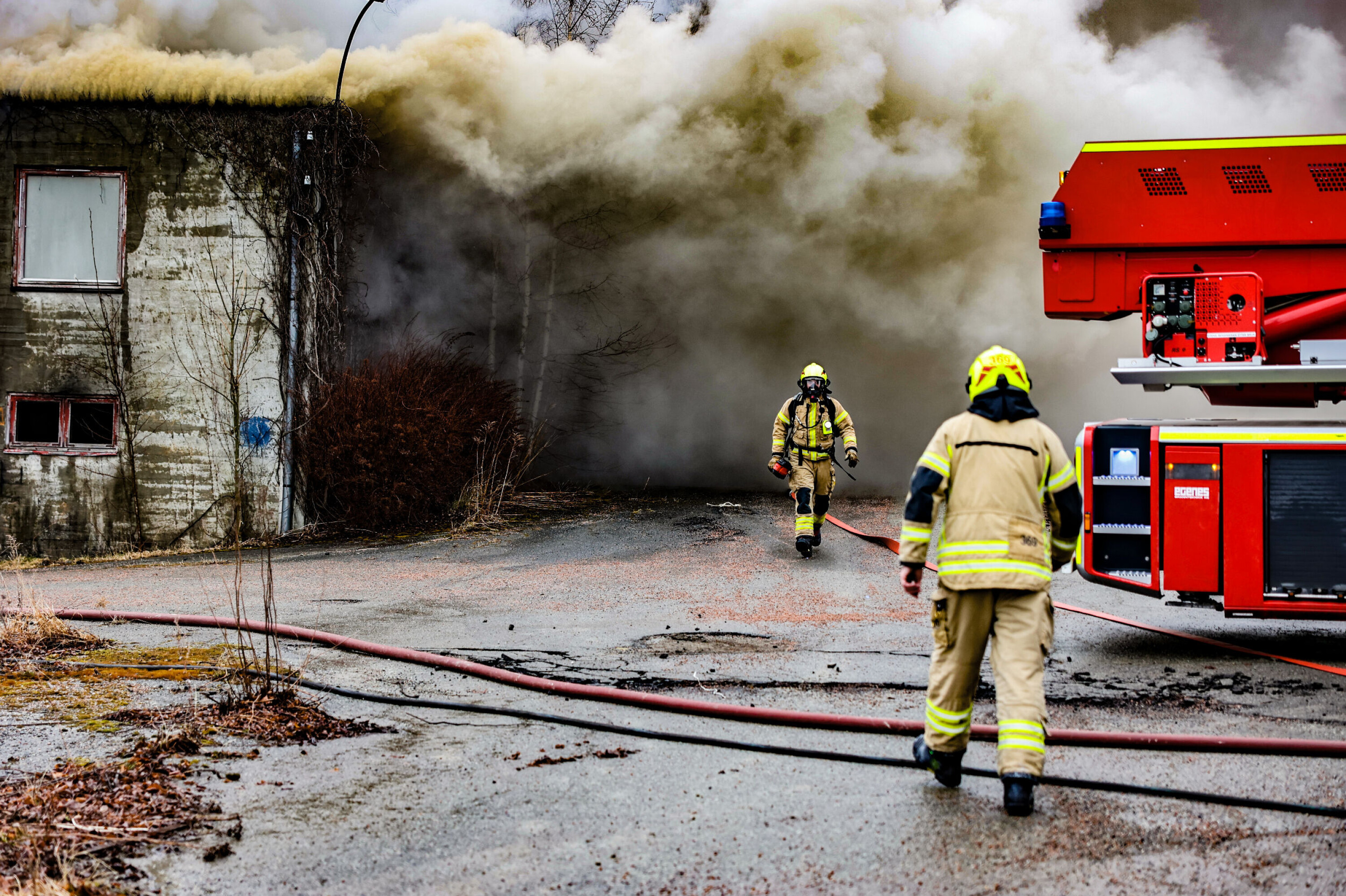 Storbrann ved dynamittlager raste i flere timer