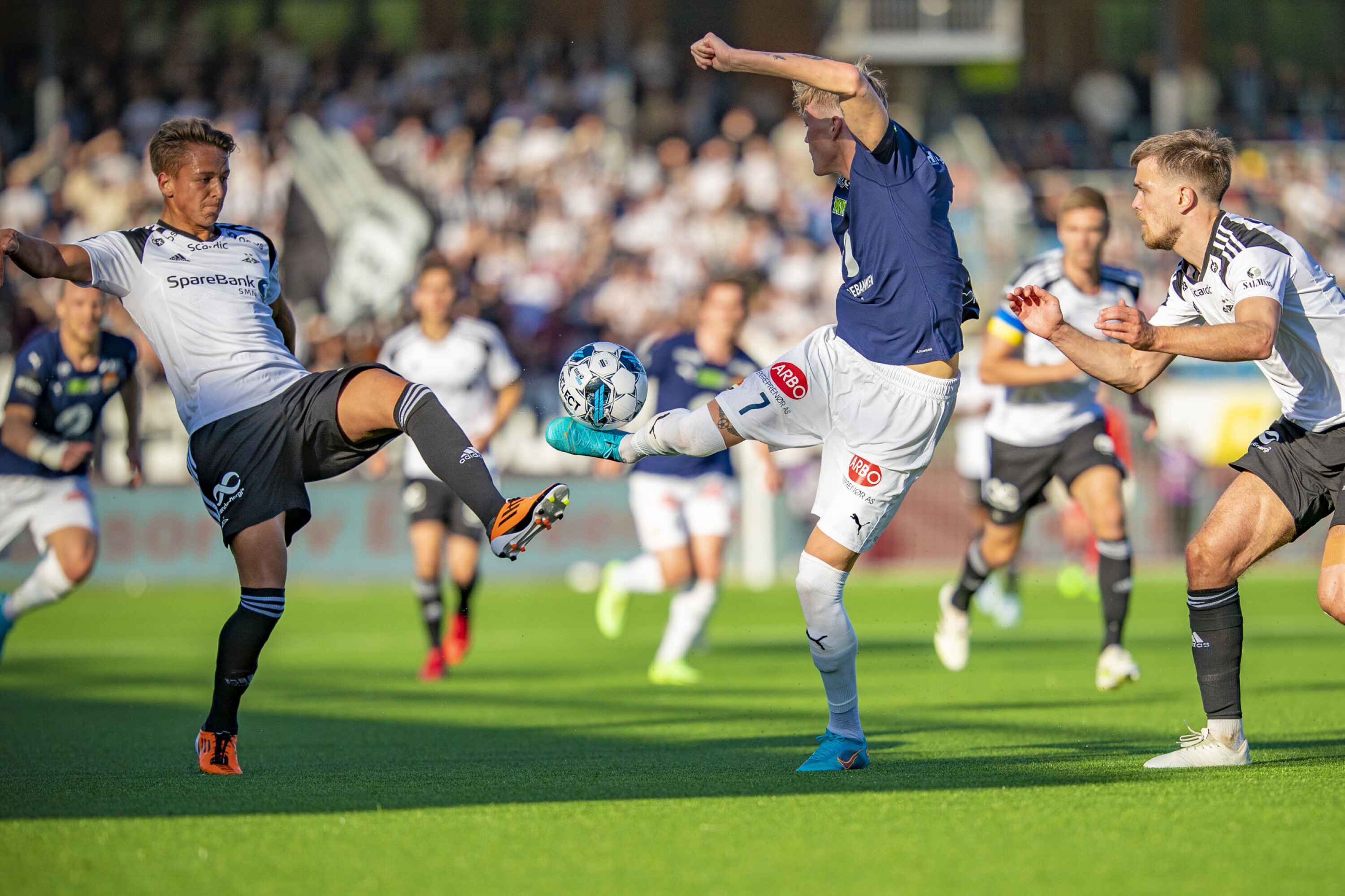 KONSTANT TRUSSEL: Halldor Stenevik var «overalt» og sørget for at Rosenborg-forsvaret fikk hendene fulle.