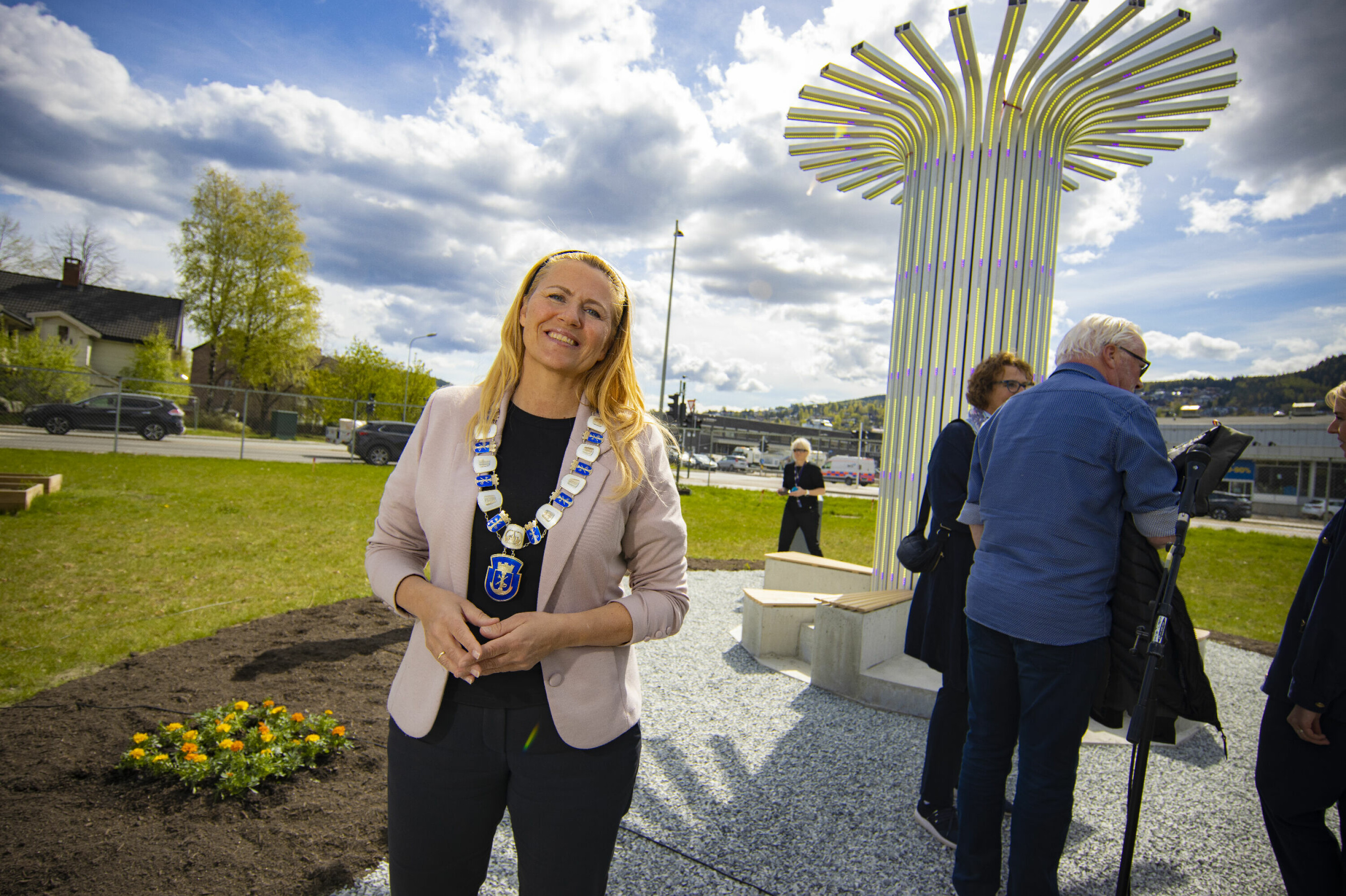 OFFISIELL ÅPNING: Drammensordfører Monica Myrvold-Berg var glad for å erklære «Skynja» for åpnet torsdag.