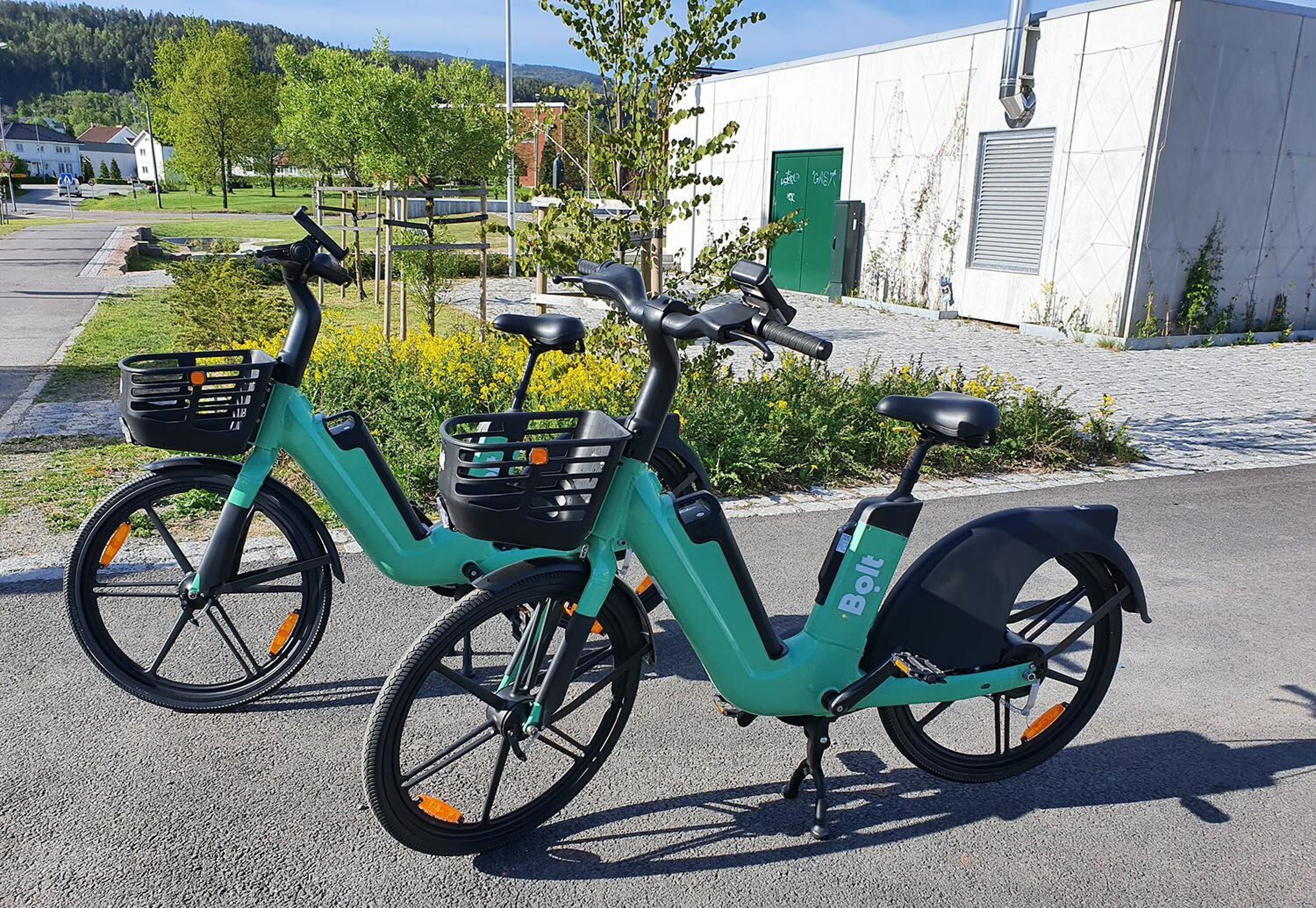 Nå er de elektriske bysyklene på plass i Drammen