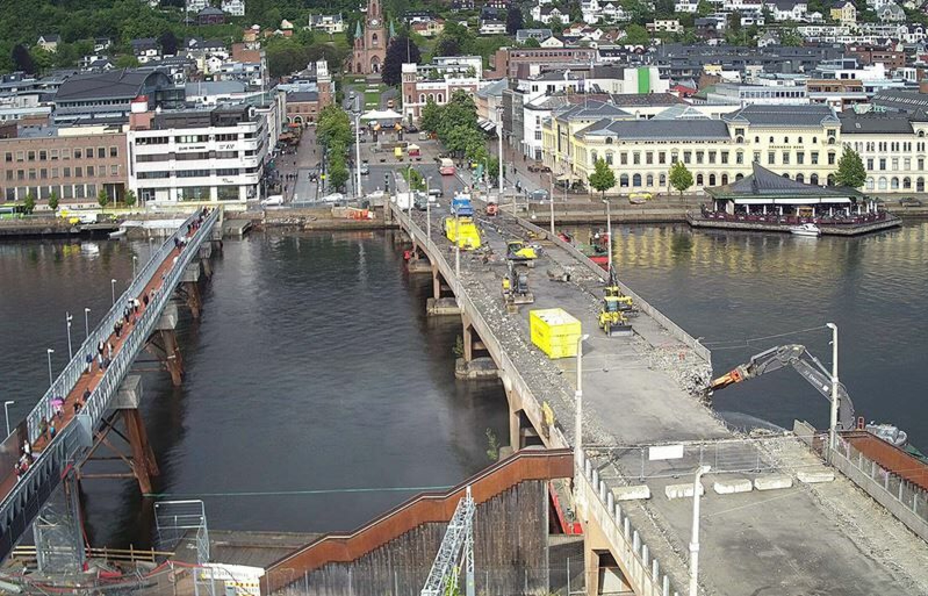 Vaktbåt skal sørge for trygg ferdsel på elva