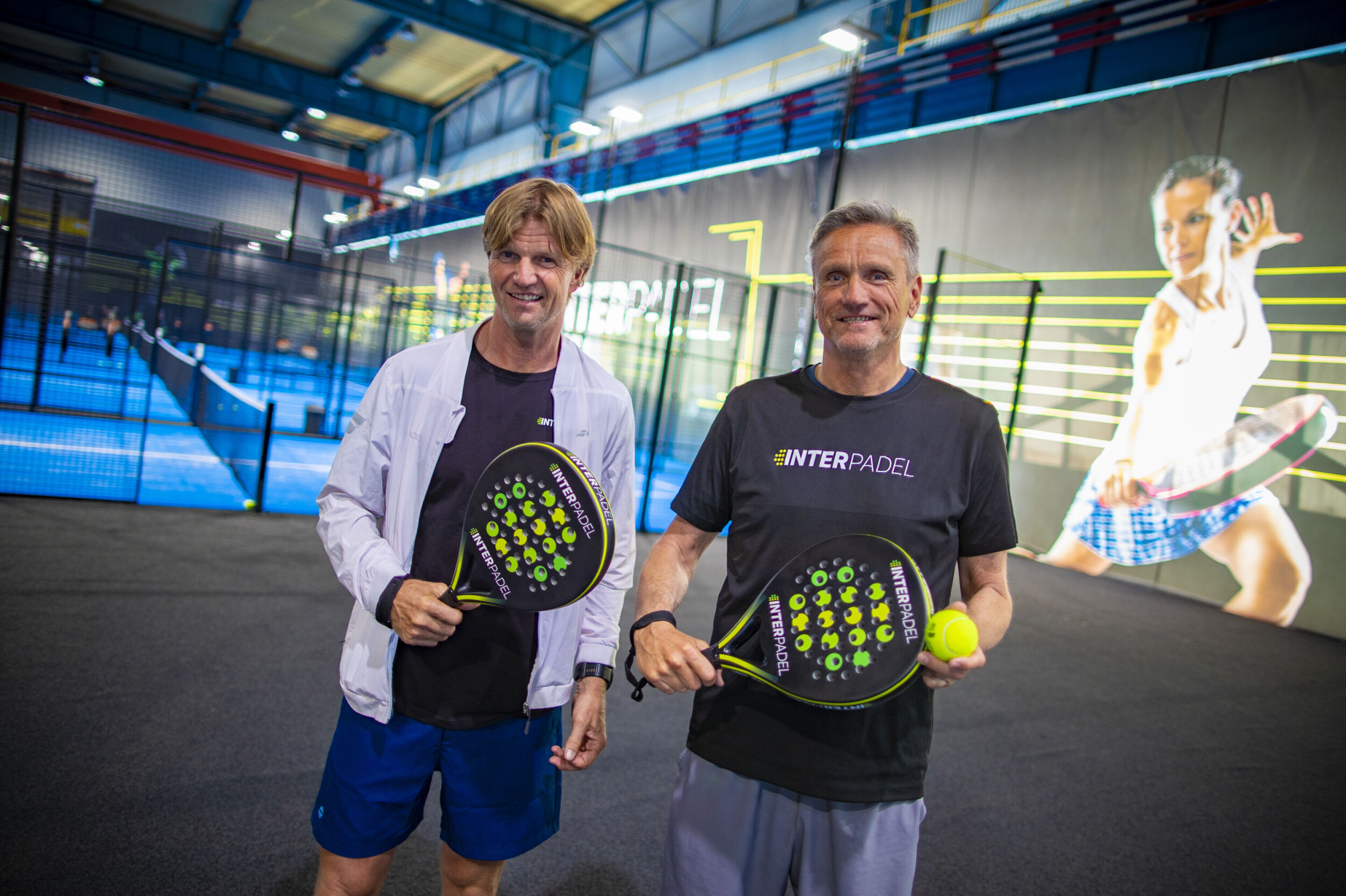 FRA SANVOLLEYBALL TIL PADEL: Bjørn Maaseide og Jan Kvalheim er kjent for harde server og mange internasjonale meritter på 90-tallet, og har de siste årene blitt så hekta på padel at de valgte å gjøre business ut av det.