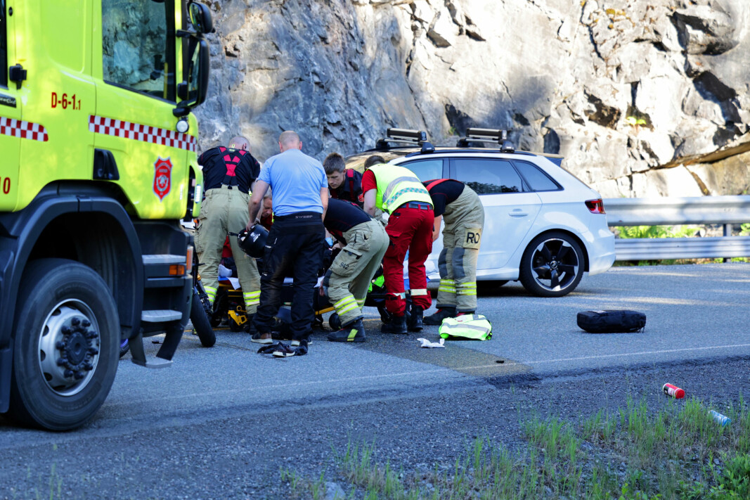 MØTEULYKKE: Krasjen skjedde i den krappe hårnålssvingen i Orkidhøgda på vei opp mot Hagatjern.