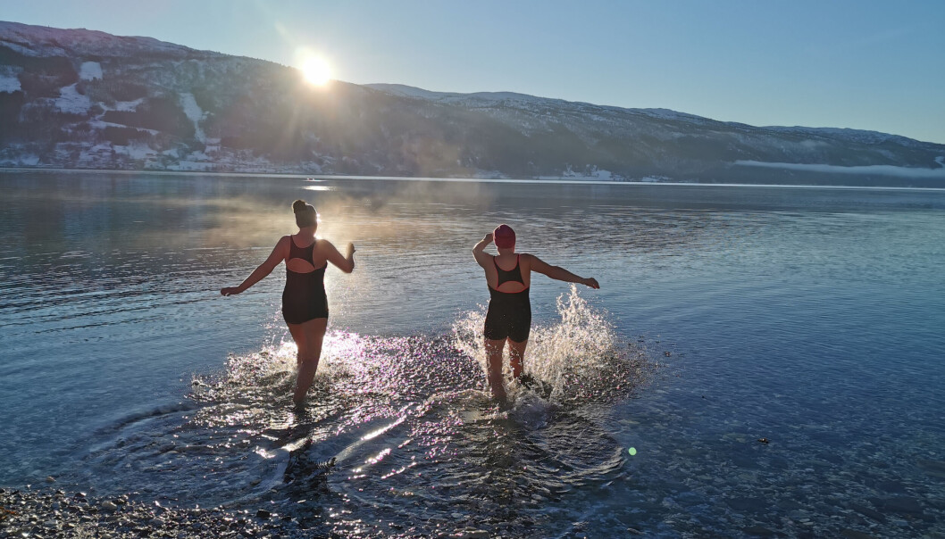 FORFRISKENDE: Heldigvis kan du hoppe i havet stort sett hvor du vil i sommer, så lenge du tar visse forholdsregler. FORFRISKENDE: Heldigvis kan du hoppe i havet stort sett hvor du vil i sommer, så lenge du tar visse forholdsregler.