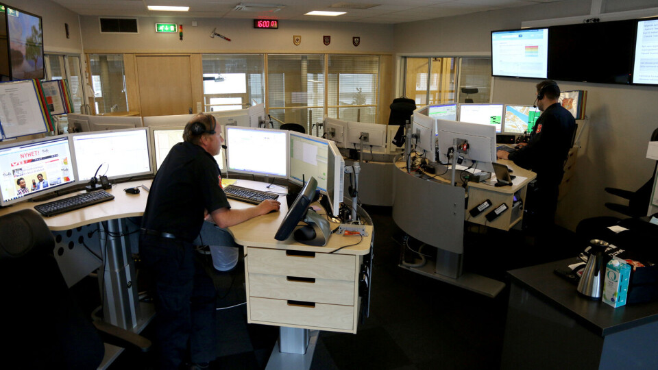 BRANN: Vestviken 110-sentral koordinerer sine operasjoner vegg-i-vegg med politi og AMK på den felles operasjonssentralen i Drammen.FOTO: VEGARD M. AAS /DRM24