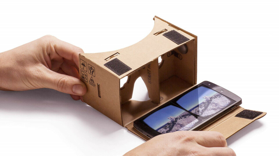Mange av Cardboard-variantene fås også gratis. Det finnes eksempler på at folk lager dem av pappen fra en Happy Meal-meny på McDonalds, og andre steder har de fulgt med blader eller aviser for å promotere VR-apper til smarttelefoner.HTC Vive