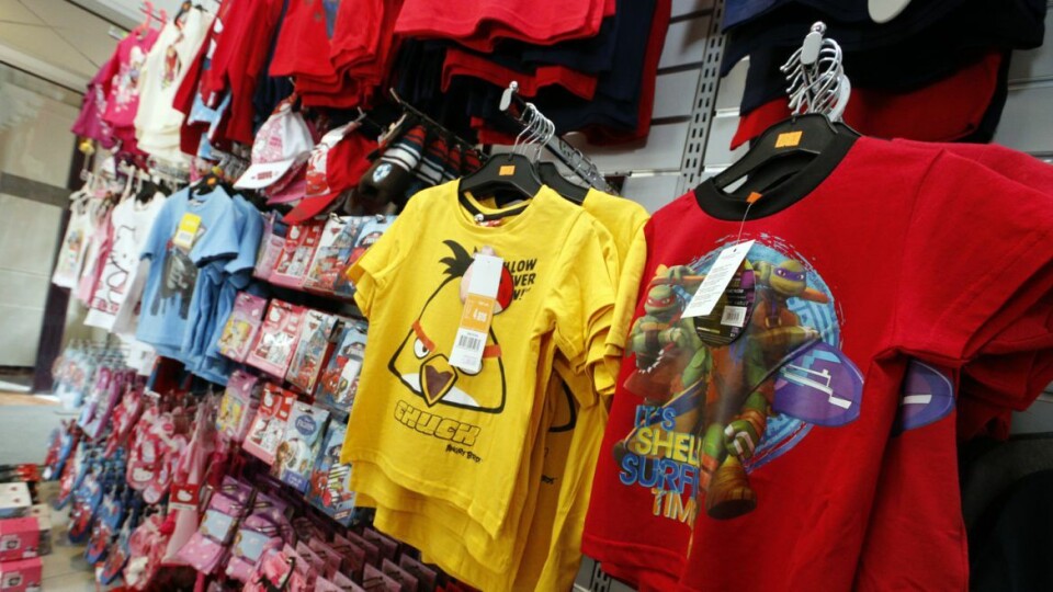 DISNEY: Disneyklær til lave priser skal lokke kundene til den nye klesbutikken på Strømsø.