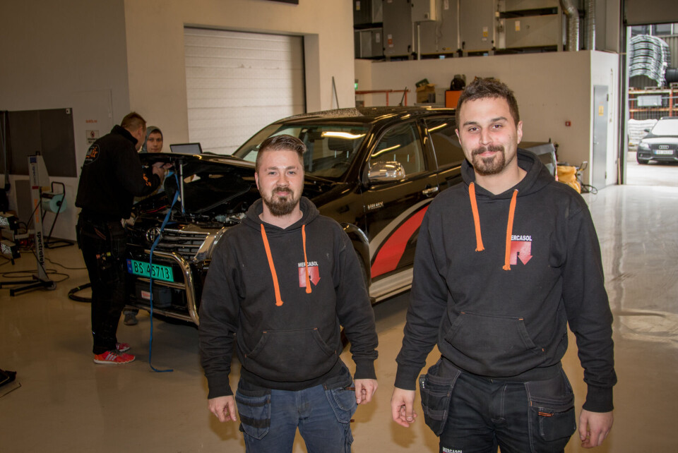 UNDER SAMME TAK: Michael Dahl og Daniel Berntsen i Drammen Antirust og Bilglass har samarbeidet tett med Bulkfix i flere år, og har nå valgt å dele lokaler for å sikre kundemassen.