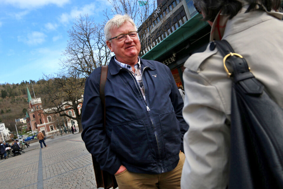 - Hei Dag! Stå på i bystyret, sier en kvinne smilende, i det hun hilser på Ebbestad i all hast.
