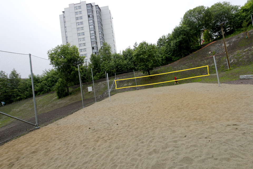 Hele området er belyst, og den omfattende planeringen i området har dessuten tatt høyde for etablering av en voksen akebakke vinterstid. Et eget klatre- og «egenvekttreningsområde» innbyr dessuten til urbane aktiviteter som parkour.