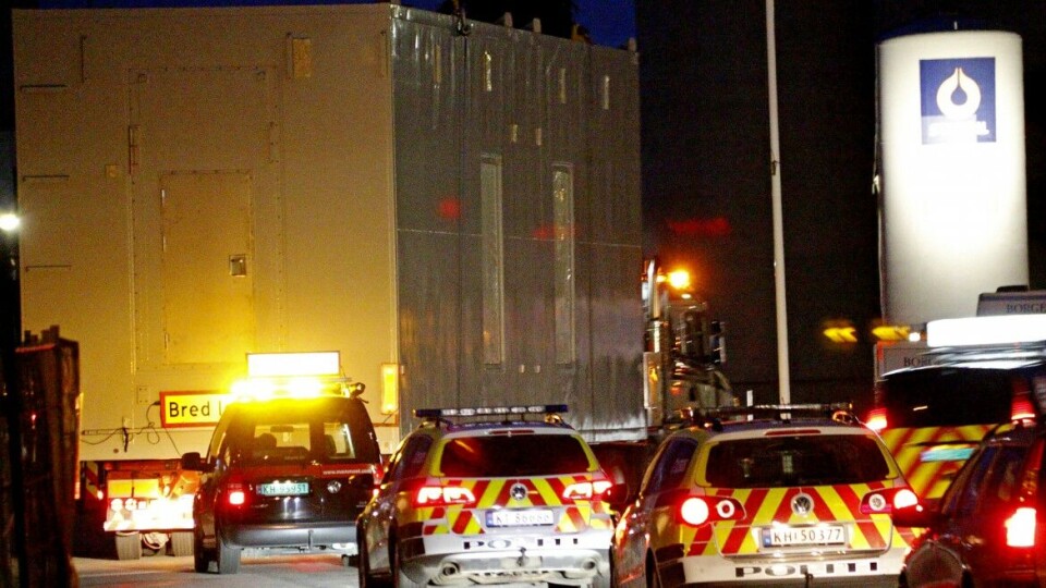 TIL NORDSJØEN: Spesialtransporten krevde litt tilrettelegging med tanke på logistikken underveis.
