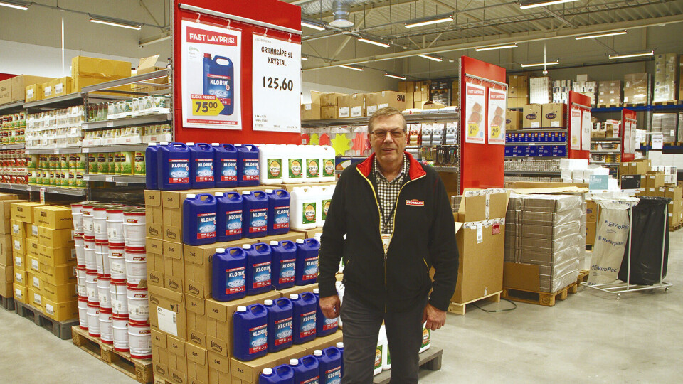 STORT UTVALG: Tirsdag denne uken kunne eiendomssjef i Storcash Norge, Morten Malnes, ønske velkommen til nye lokaler i Drammen.