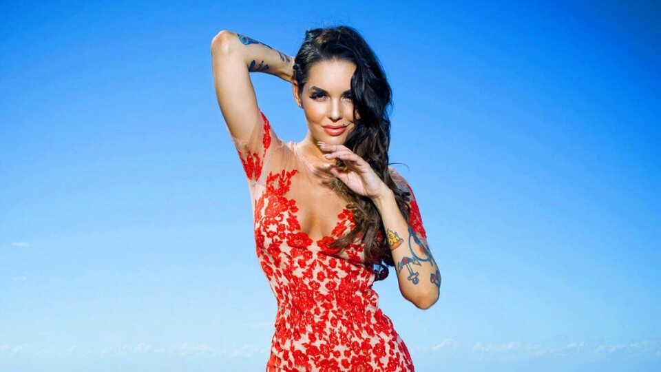Triana Iglesias til «The Box»
