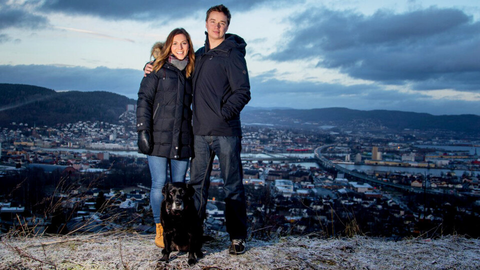 STÅLSIKKERT PAR: De traff hverandre for første gang i 2007, og i snart ni år har WRC-reporter og racingfører Molly Pettit og rallyfører Anders Grøndal vært et par. Nå har de forlovet seg, men konkret dato for bryllupet er ikke satt.