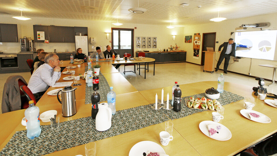 LUNCH-FOREDRAG: Ordfører Tore Opdal Hansen snakket vel og lenge om alle de positive tiltakene man har innført på Fjell. - Men dette er fortsatt bare en liten smakebit av alt vi har fått til, poengterte han.