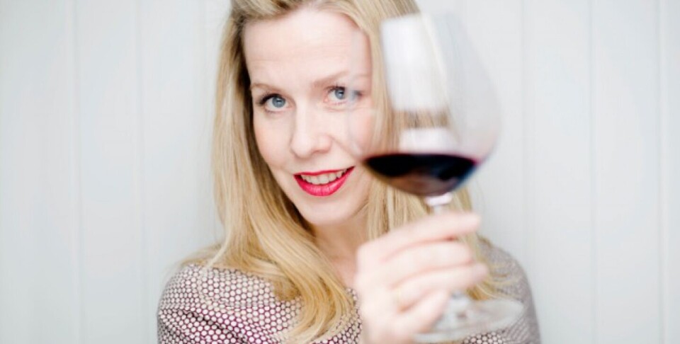 VINEKSPERT: Ingvild Tennfjord er norges mest leste vinjournalist, og har to arrangementer i Drammens Teater før sommeren. (FOTO: PRESSEBILDE)