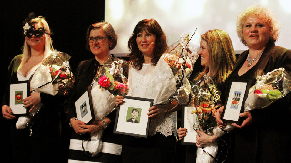 125 ÅR: Fra venstre; Eva fra DNA, Berit fra Lindex, Hilde fra senterkontoret, Elisabeth fra Nordli og Marianne fra Norli er alle veteraner på Magasinet, og ble hedret under Magasinets ansattfest lørdag for sine 25 års tjeneste.