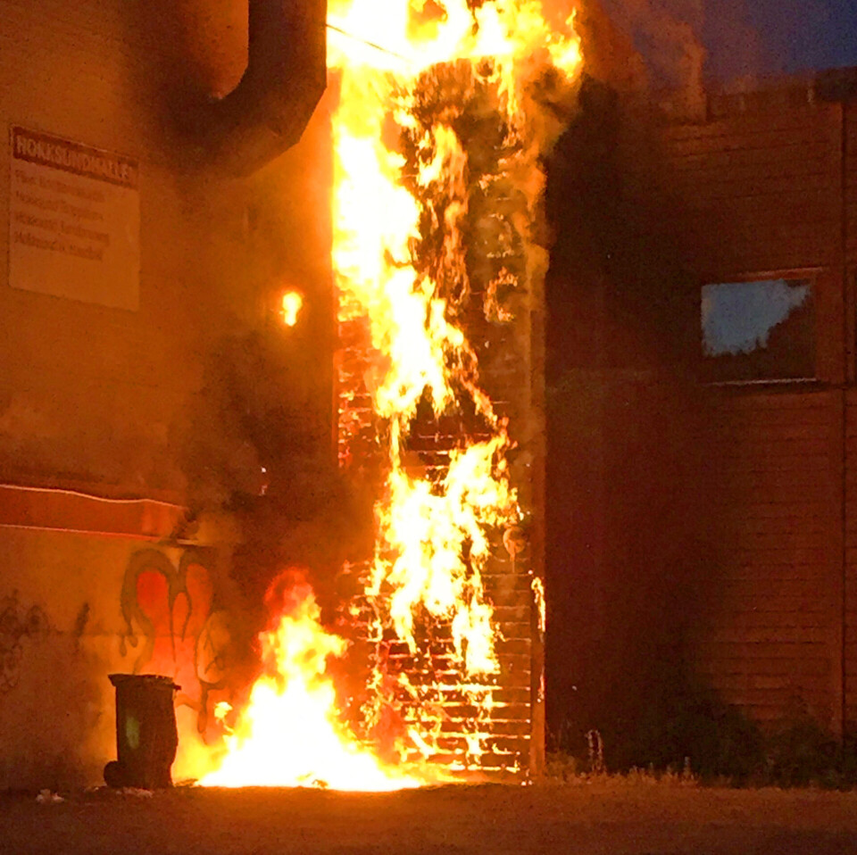 FULL FYR: Bildet viser hvor brannen etter alt å dømme startet. (LESERFOTO)LES OGSÅ: Lagerhall i Mjøndalen totalskadd i brann
