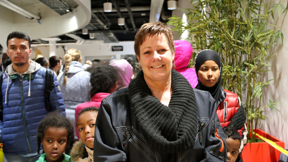 FØRST I KØEN: Ann Kristin Edvardsen var den aller første i den nye butikken.