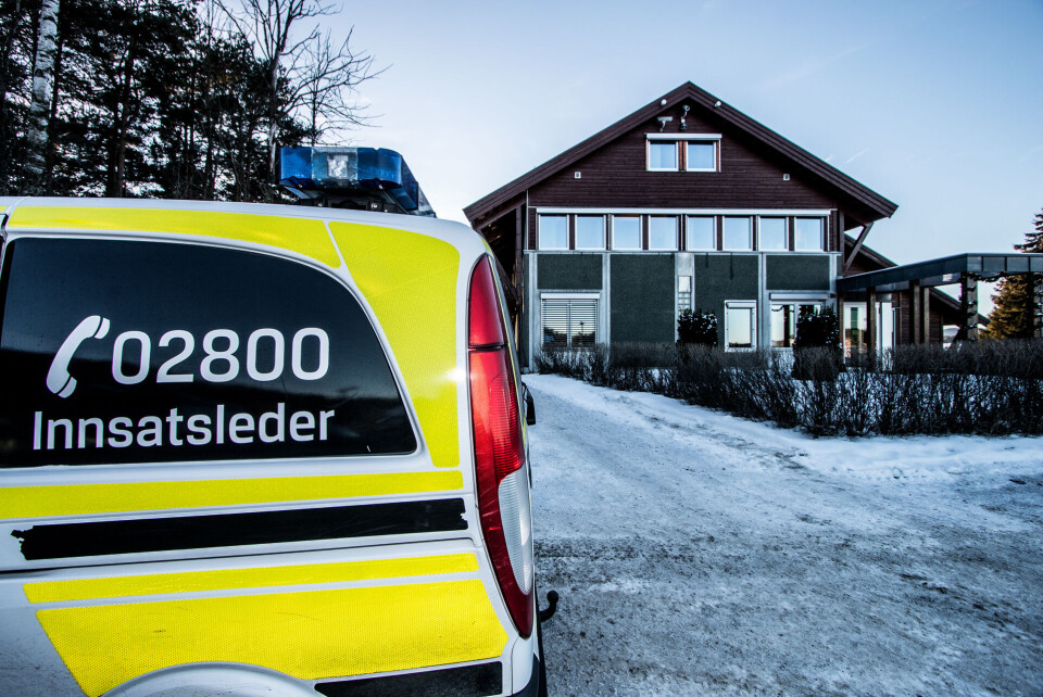 TUNG DAG: De ansatte ble fredag ettermiddag tatt hånd om av bedriften og informert av politiet.