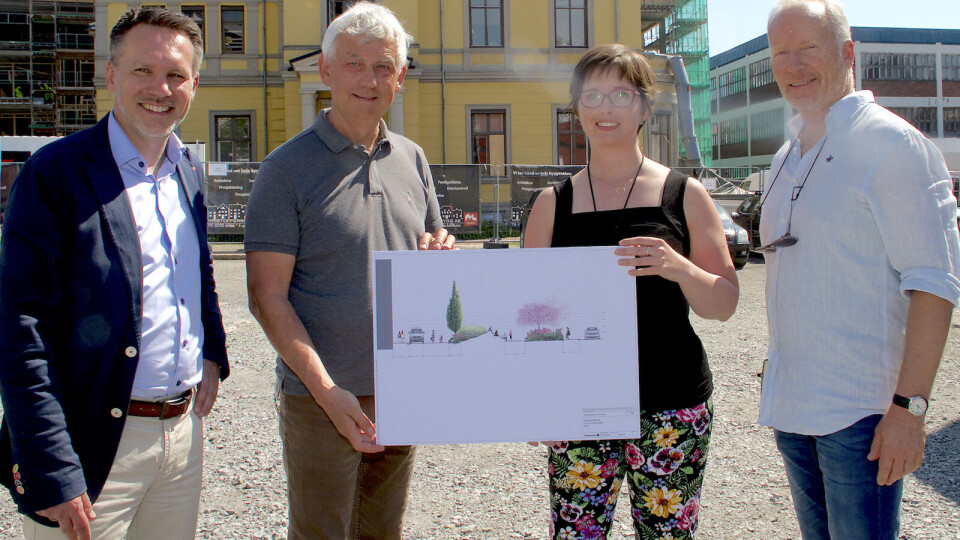GREV WEDEL: Prisen på oppgraderingen av parkområdet kommer på cirka ni millioner kroner. Fra venstre; Utviklingsdirektør i Oxer Eiendom, John Martin Pedersen, utbyggingssjef Johannes Devold og prosjektleder Sylvia Karstad i Drammen kommune samt prosjektdirektør Sven Mile i Glitre Eiendom.