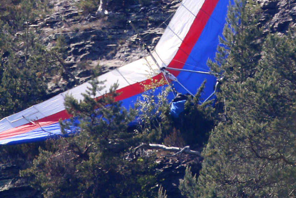 Hangglider-pilot til sykehus etter ulykke i Solbergåsen