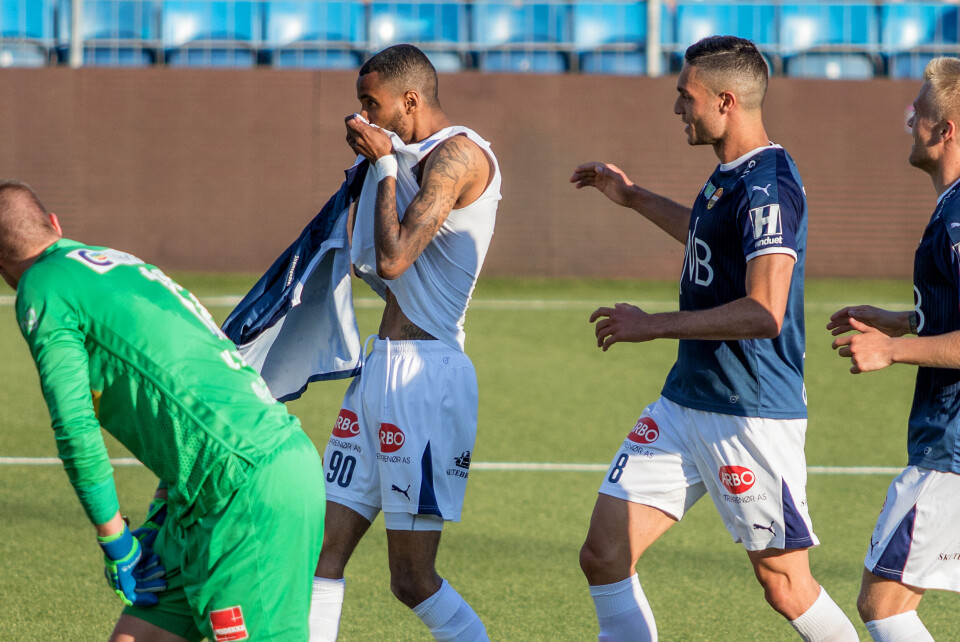 ENDELIG: Amahl Pellegrino takket høyere makter pg Godsetunionen for sin første scoring i Godset-drakta.