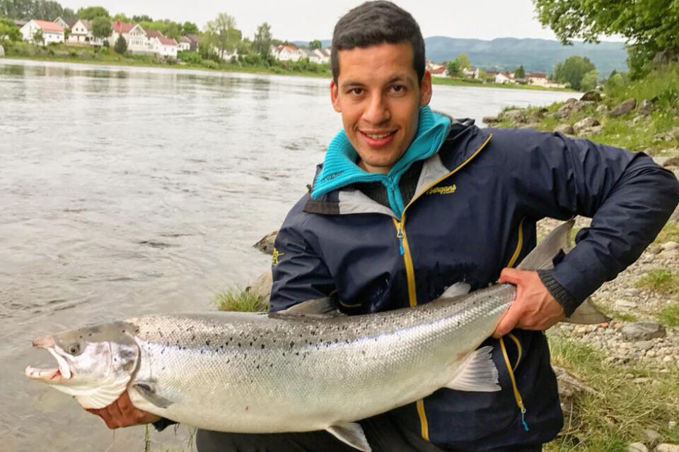 KLAR: Abbas Al-Jabbory har lengtet etter dagen - og fredag klokken 21.00 var han på plass i Hellefossen. Bildet er tatt ved en tidligere anledning.