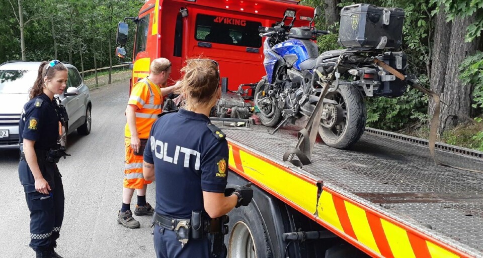 Til sykehus med luftambulanse etter MC-ulykke i Lier