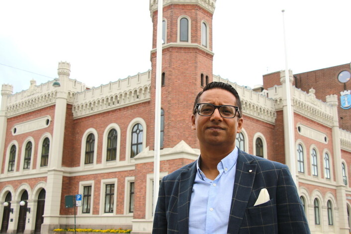 TILBAKE PÅ RÅDHUSET: Gilani gir seg ikke. Én uenighet er alt som skulle til for at han kom tilbake til politikken. TILBAKE PÅ RÅDHUSET: Gilani gir seg ikke. Én uenighet er alt som skulle til for at han kom tilbake til politikken.