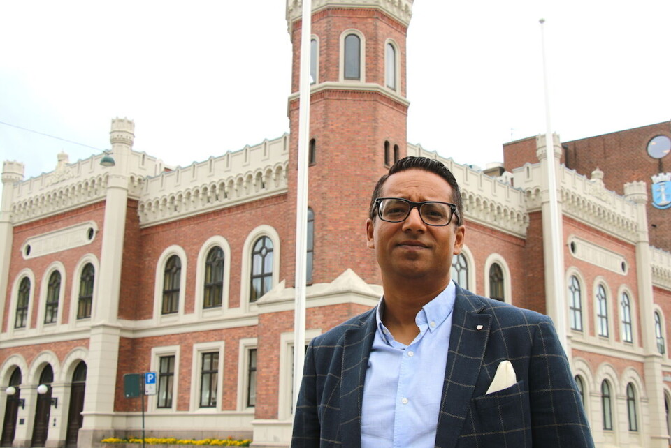 TILBAKE PÅ RÅDHUSET: Gilani gir seg ikke. Én uenighet er alt som skulle til for at han kom tilbake til politikken.