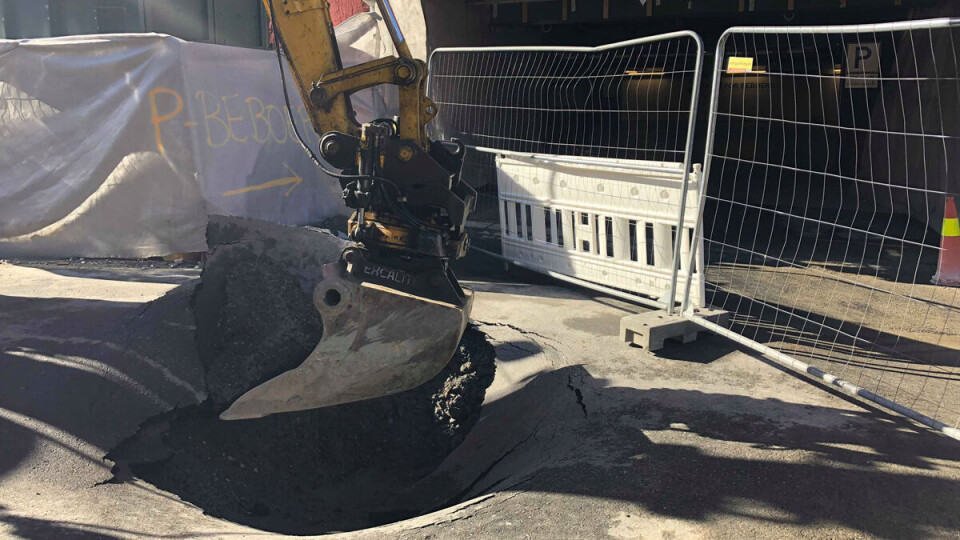 Sentrumsgate stengt etter vannlekkasje