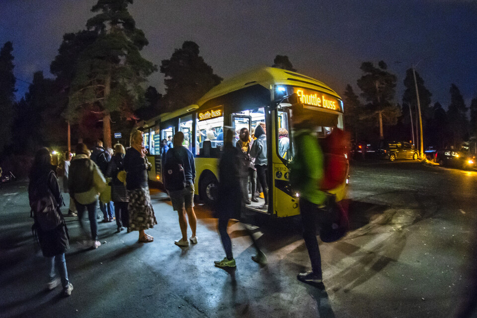 Brakars shuttlebusser sørget for gratis og knirkefri tilbringertjeneste.