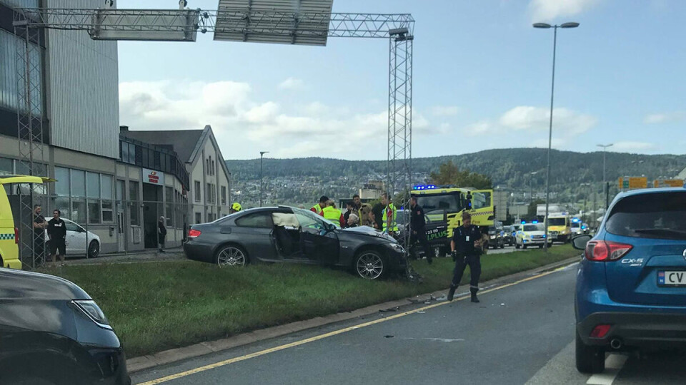 STENGT: Strandgata var stengt i retning Oslo utenfor Osram. (FOTO: LESERBILDE)