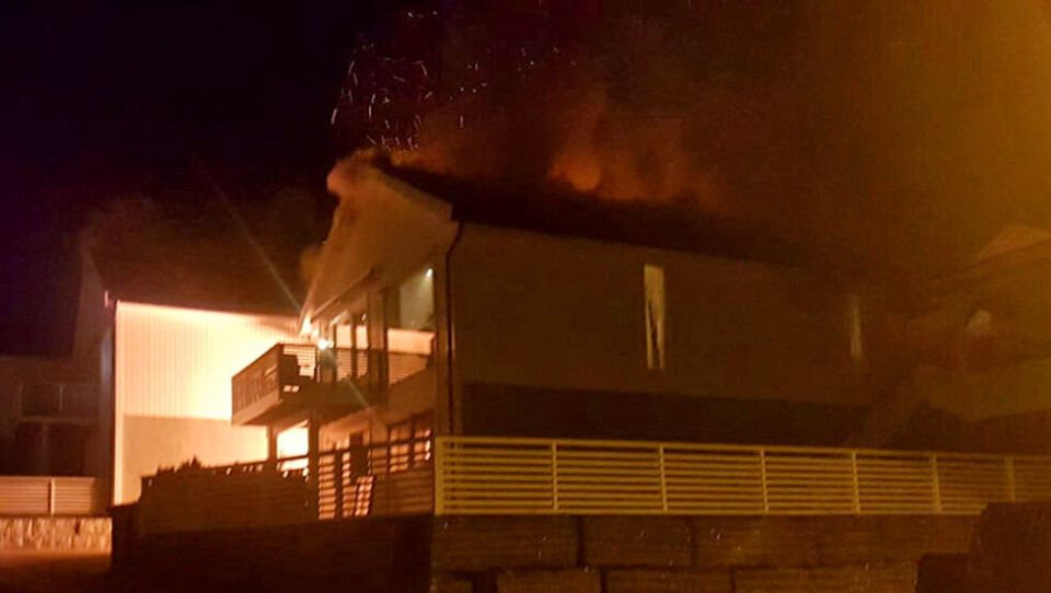 TIDLIG STADIUM: Bildet er tatt før flammene fikk skikkelig tak.