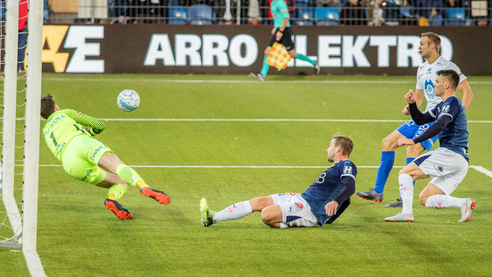 DÅRLIG UTTELLING: Godset kom til flere store muligheter, blant annet ved Kim Andre Madsen på dødball.