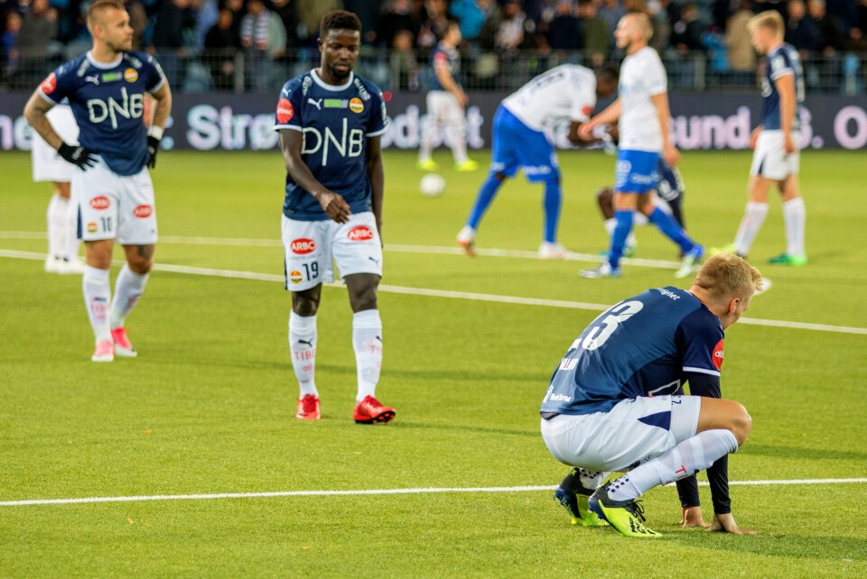 STOR SKUFFELSE: Strømsgodset-spillerne fortviler etter et nytt hjemmetap.