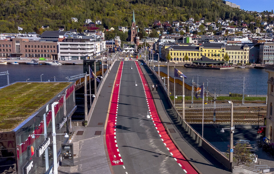 HISTORIE: Denne gamle brua blir historie. Om 6-7 år vil den nye bybrua stå klar over Drammenselva.