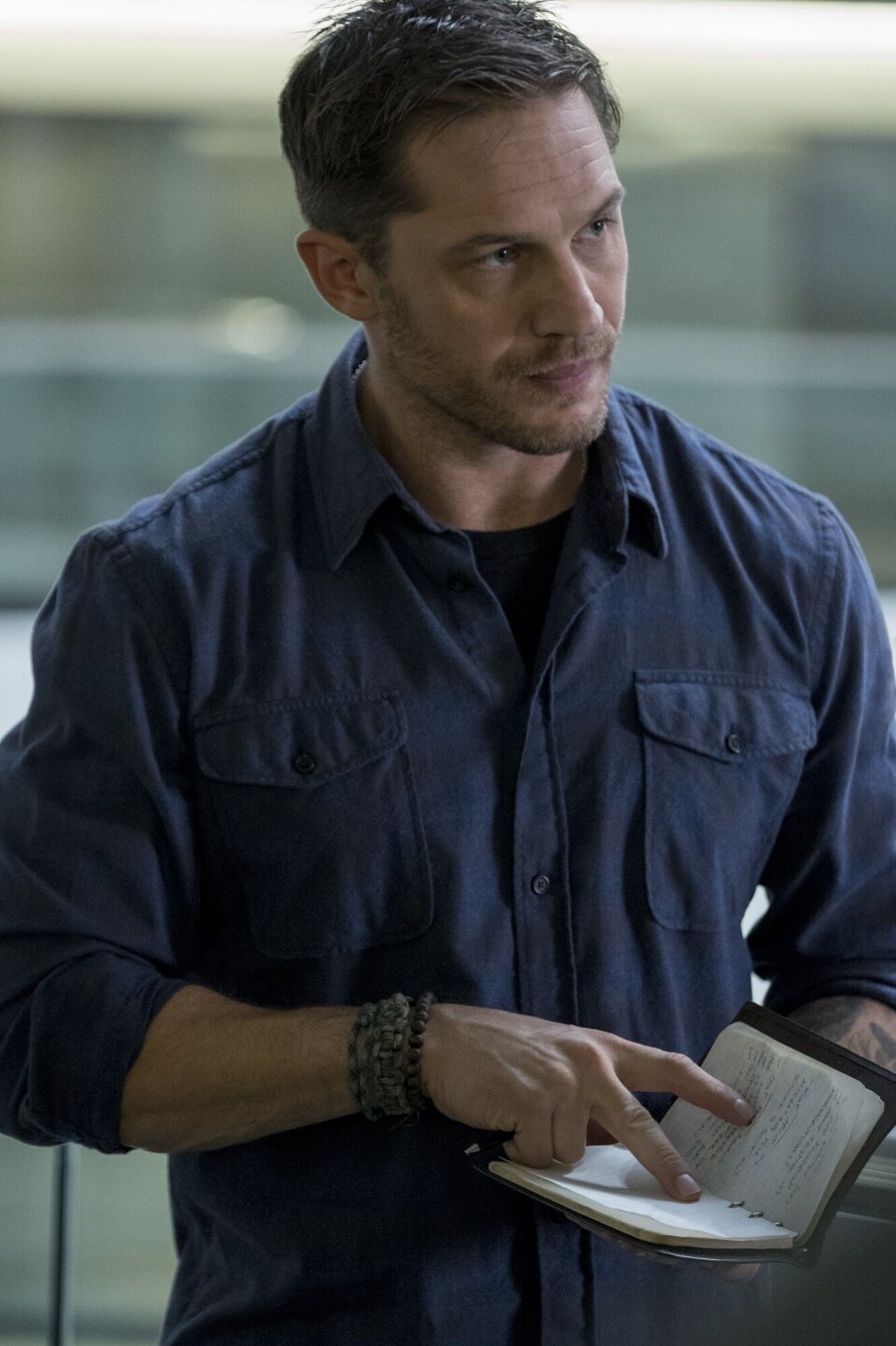 TOM HARDY: Eddie Brock før han blir infisert av «Venom»