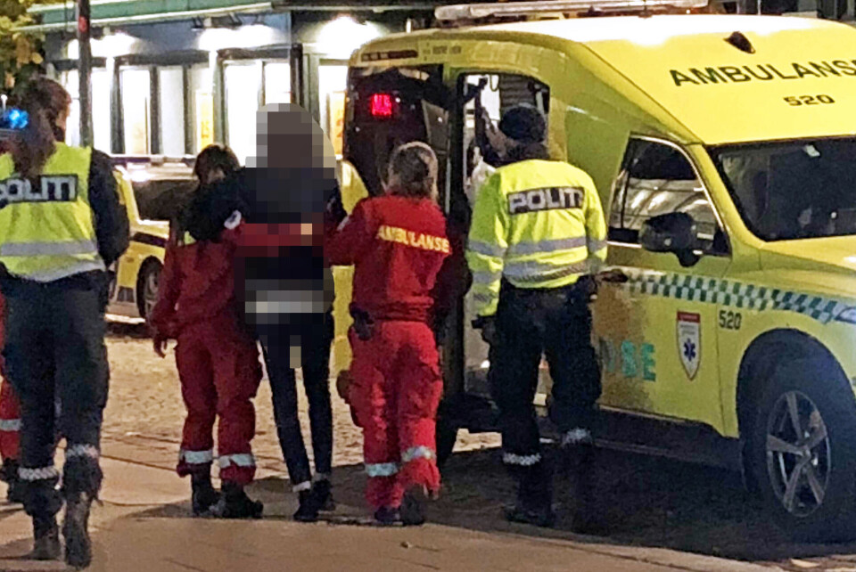 UTE AV STAND TIL Å TA VARE PÅ SEG SELV: Ung mann hevdet han hadde fått noe i drinken på et utested, og ble kjørt til legevakt/sykehus for videre sjekk.