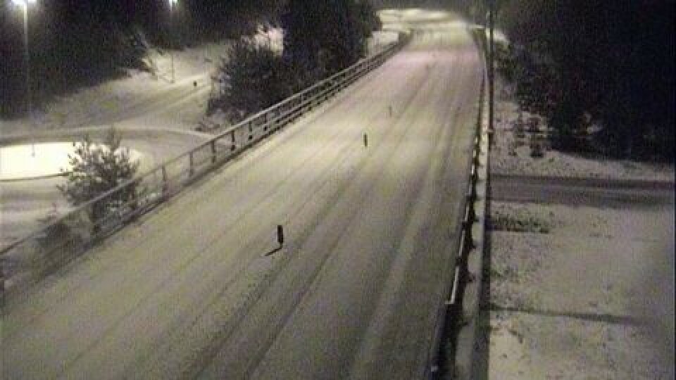 GLATT: Her på E134 torsdag morgen. (FOTO: STATENS VEGVESEN)