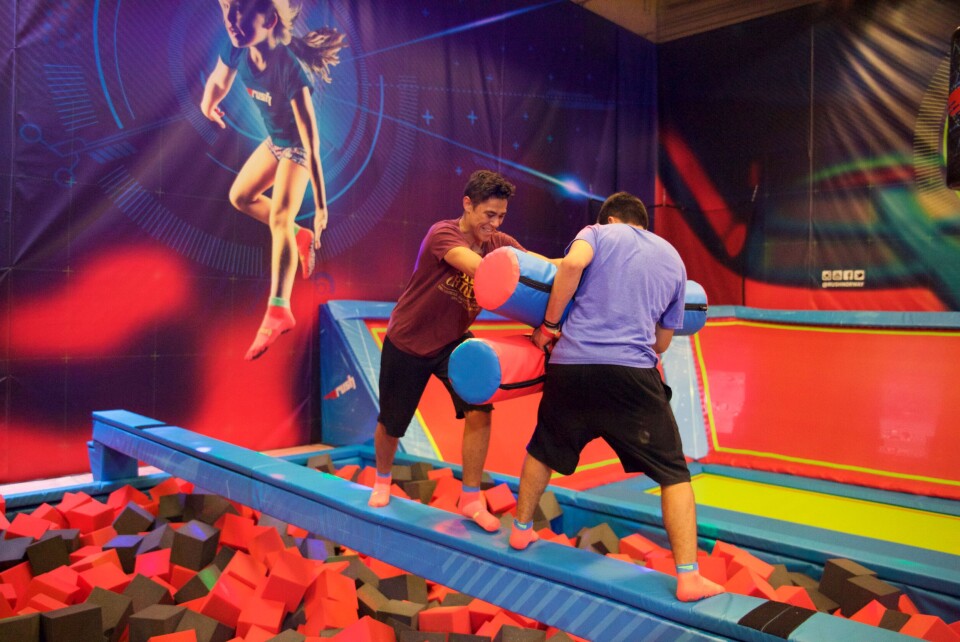 BATTLE BEAM: En en aktivitet som kommer sammen med Rush til Drammen. (FOTO: RUSH TRAMPOLINEPARK)