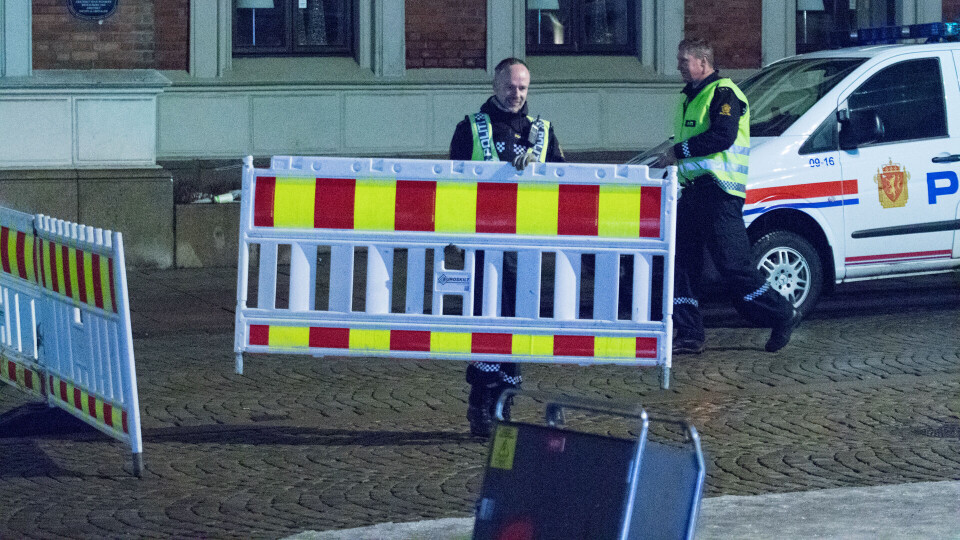 Fullt av fulle folk i veibanen - måtte sperre Engene for trafikk