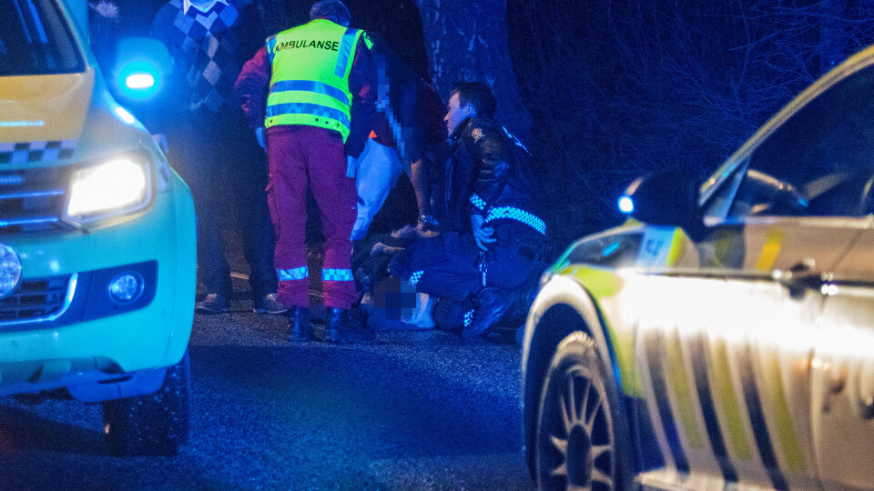 Mann til sykehus etter påkjørsel